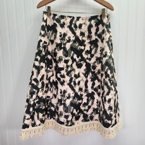 H&M A-Line Skirt Camouflage Print Midi Skirt With A Fringe Trim Size 8 - Picture 4 of 12